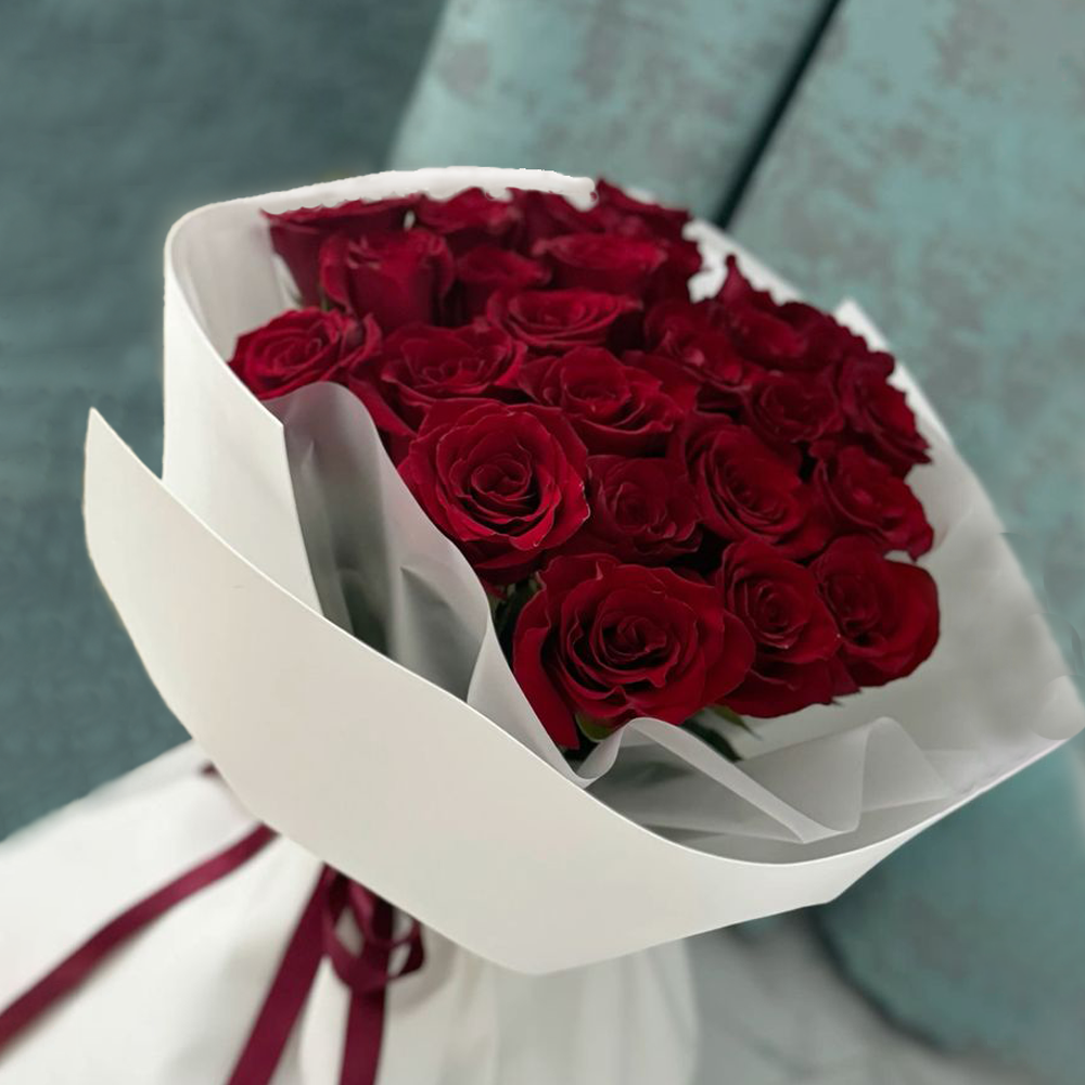Classical Red Roses Bouquet | 12 Flowers