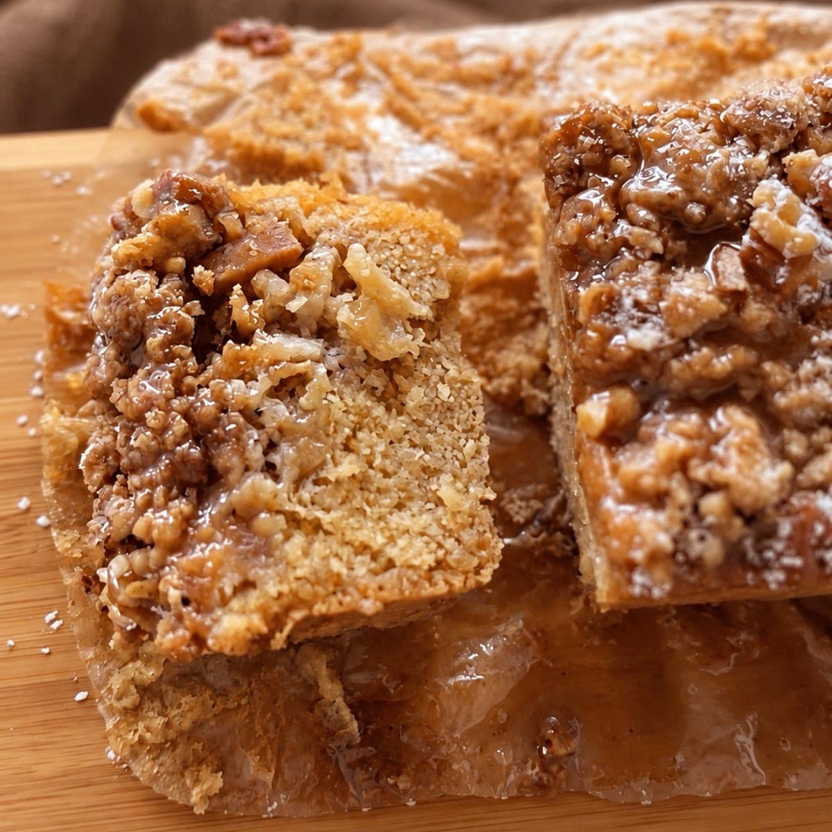 Apple Cinnamon Crumb Cake