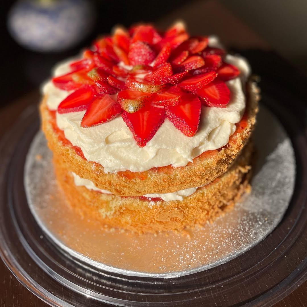 Strawberry Layered Sponge Cake 2lbs